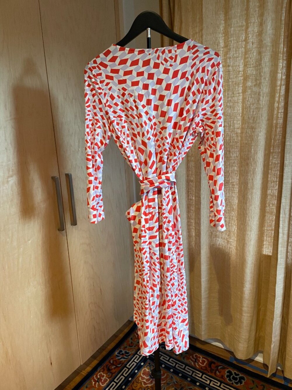 Classic DVF Wrap Dress - Picture 8 of 13